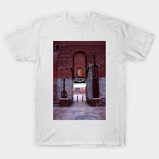 Milan. A Gate of Castello Sforzesco. Italy 2010 T-Shirt